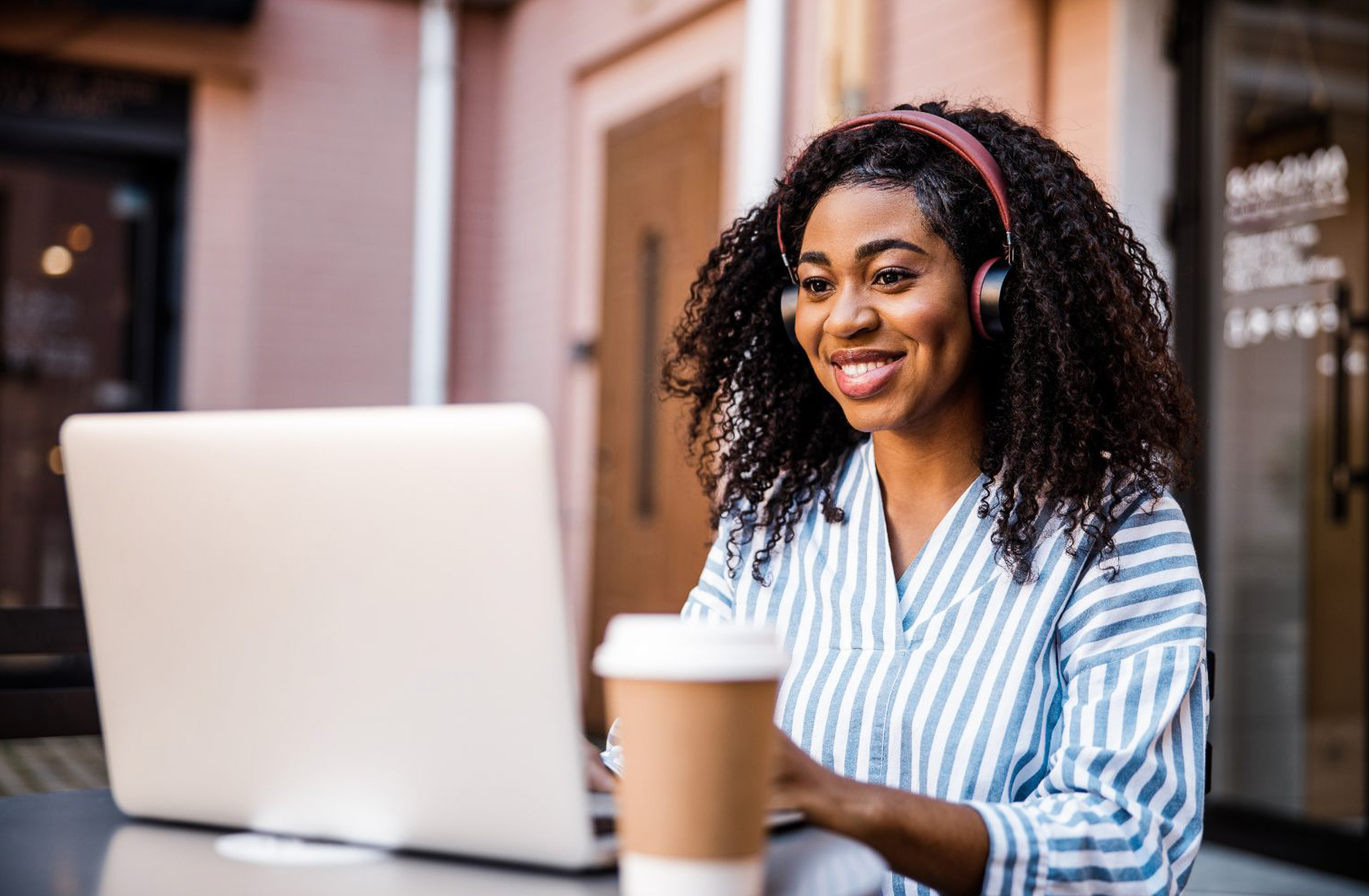 Student learning Portuguese with WriteIn